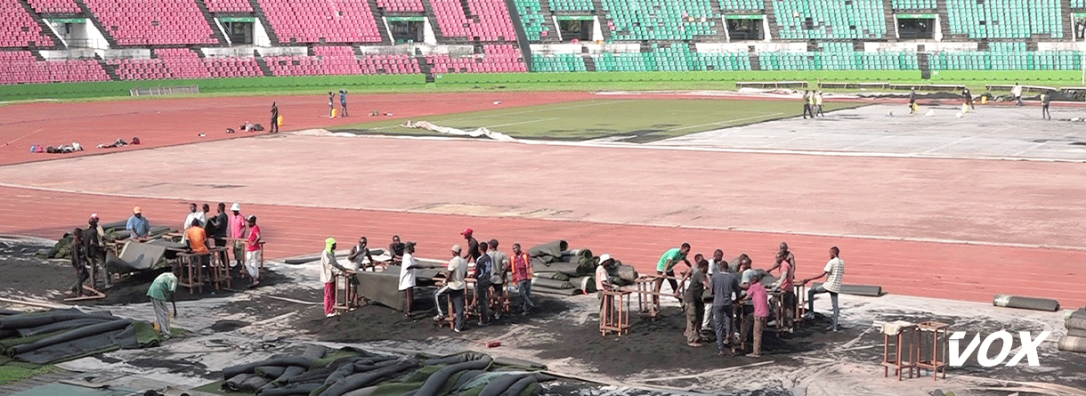 La nouvelle pelouse du stade Massamba Débat est en cours d’installation